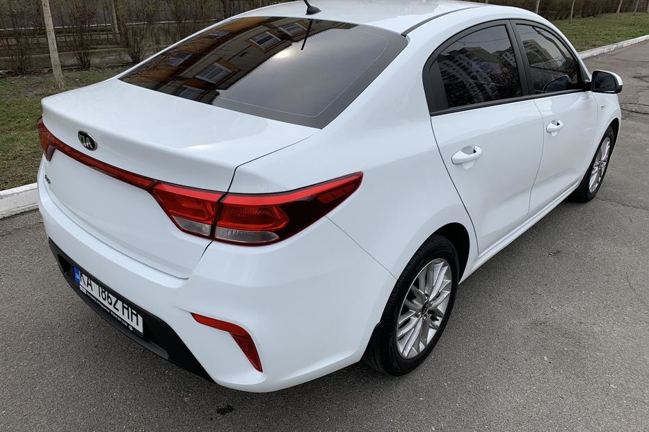 Продам Kia Rio 1.6i   Aвтомат  Официальный  2017 года в Киеве
