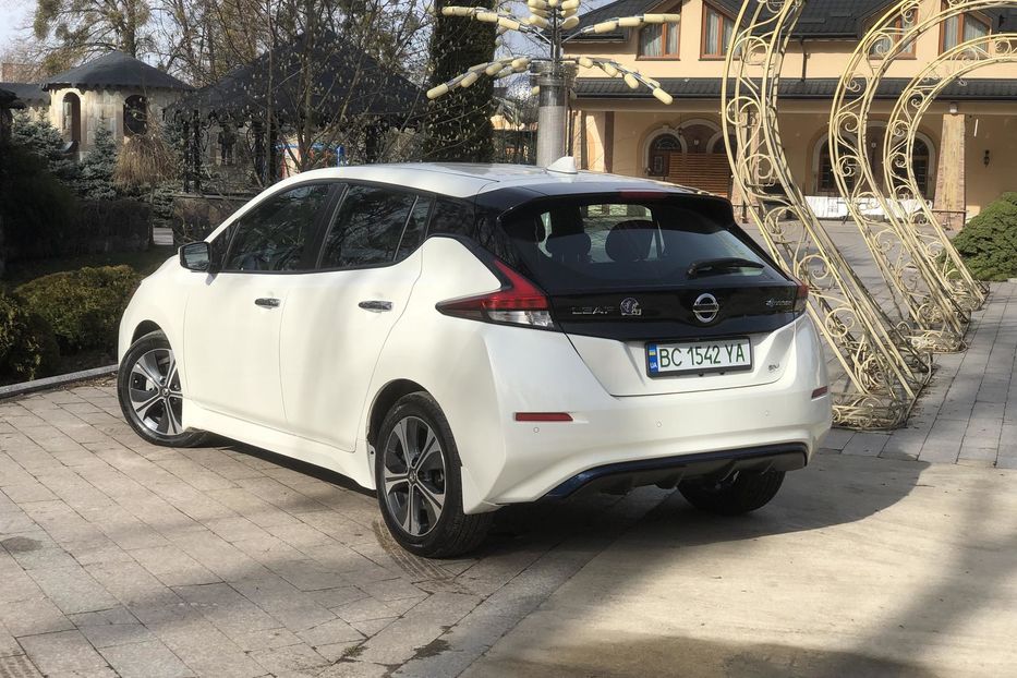 Продам Nissan Leaf SV 2022 года в г. Жолква, Львовская область