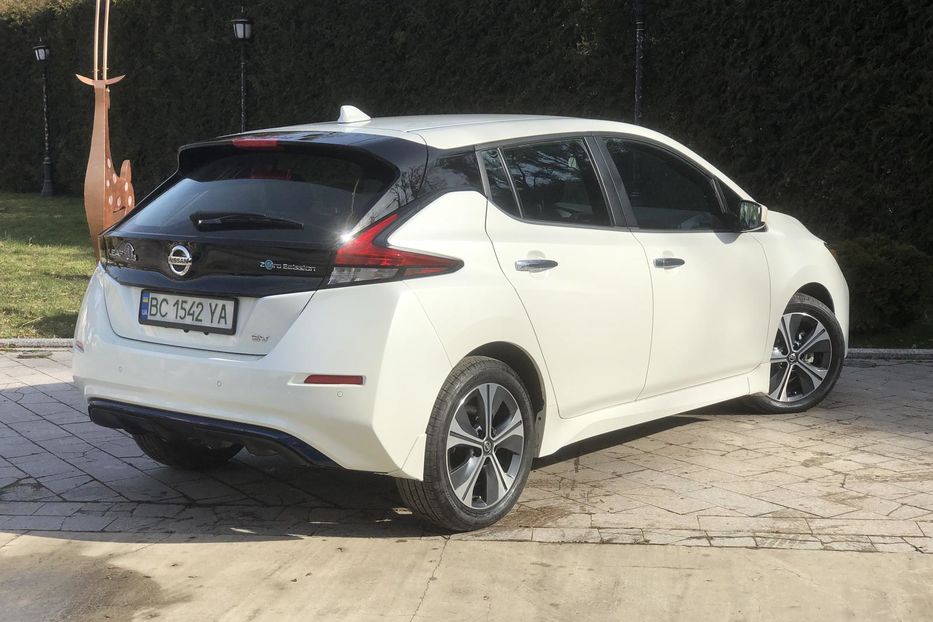 Продам Nissan Leaf SV 2022 года в г. Жолква, Львовская область