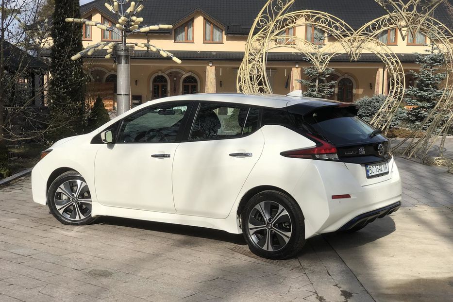 Продам Nissan Leaf SV 2022 года в г. Жолква, Львовская область