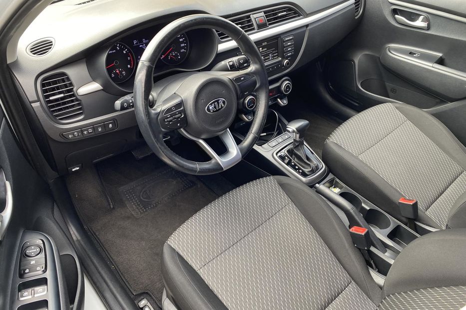 Продам Kia Rio 1.6i   Aвтомат  Официальный  2017 года в Киеве