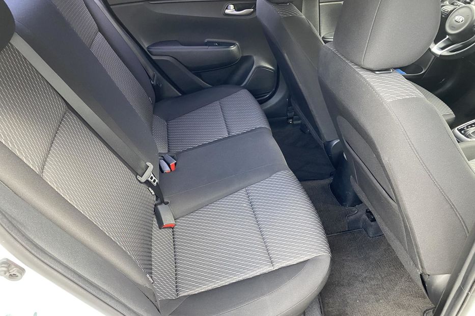 Продам Kia Rio 1.6i   Aвтомат  Официальный  2017 года в Киеве