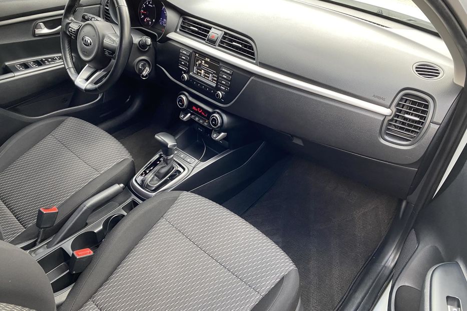 Продам Kia Rio 1.6i   Aвтомат  Официальный  2017 года в Киеве