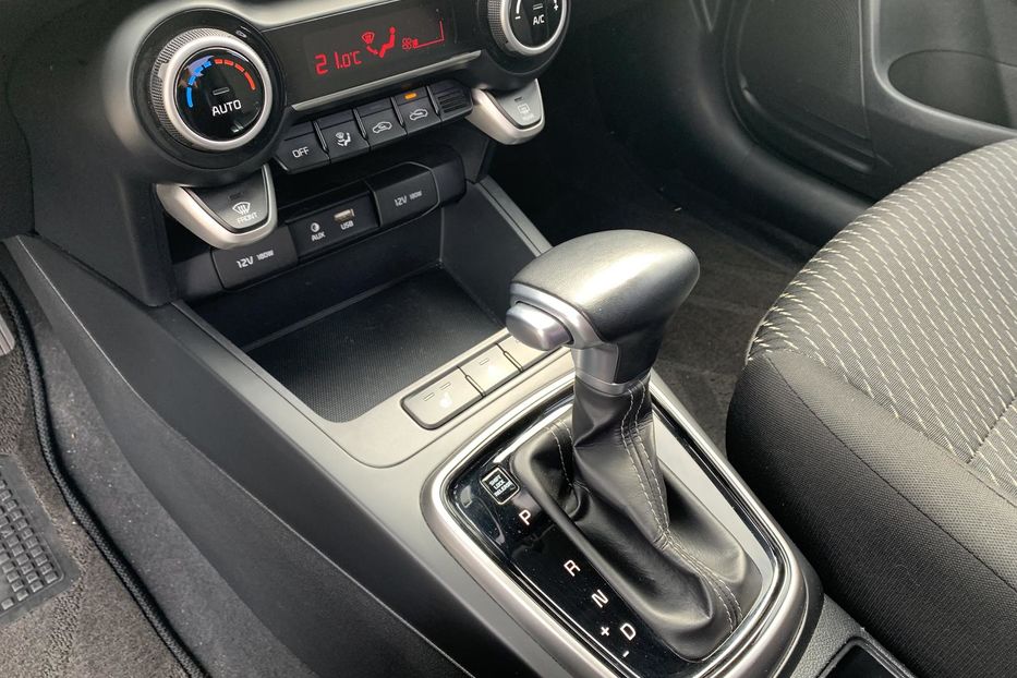 Продам Kia Rio 1.6i   Aвтомат  Официальный  2017 года в Киеве