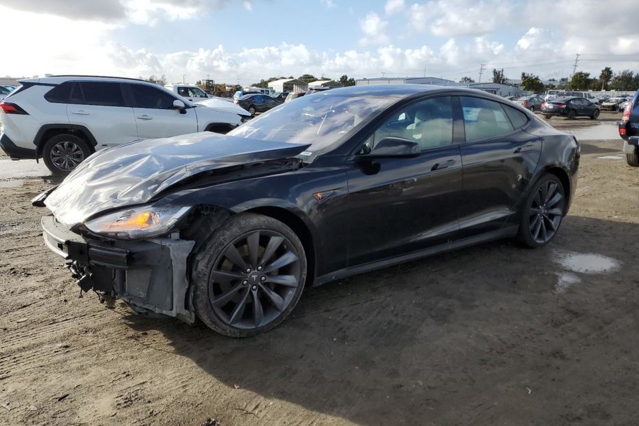 Продам Tesla Model S 2016 года в Луцке