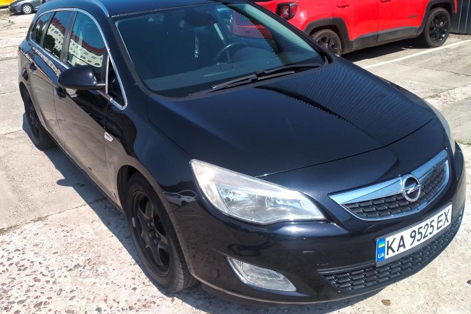 Продам Opel Astra J 2011 года в Киеве