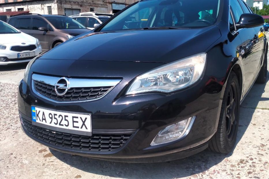 Продам Opel Astra J 2011 года в Киеве