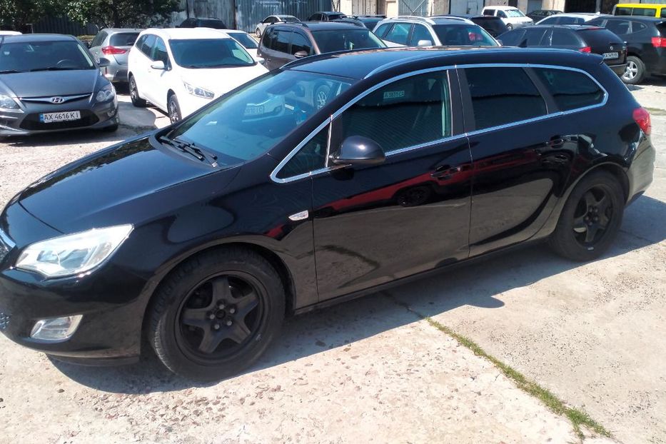 Продам Opel Astra J 2011 года в Киеве