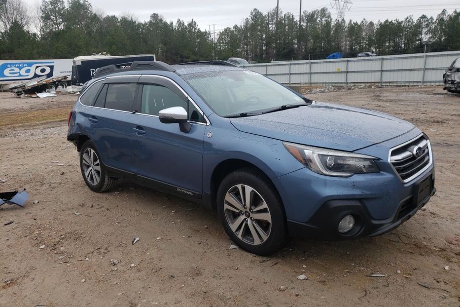 Продам Subaru Outback Limited  2018 года в Луцке