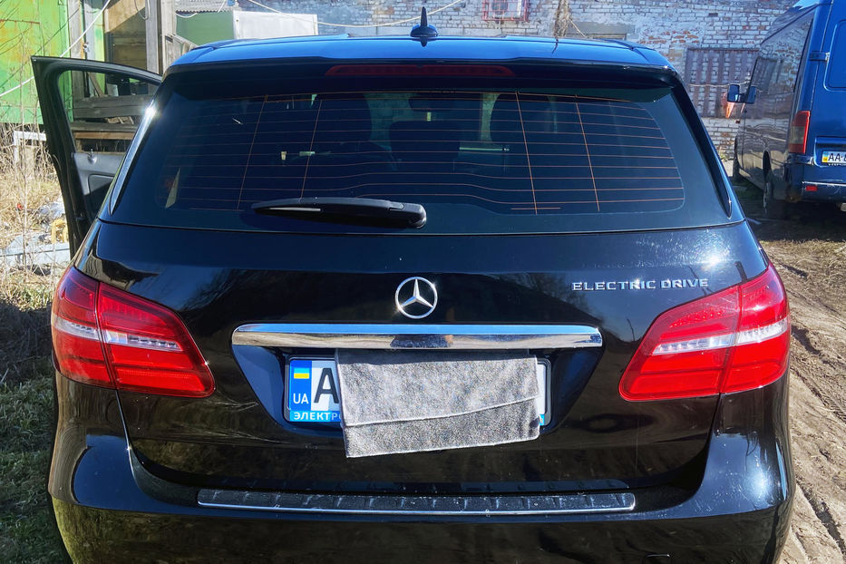 Продам Mercedes-Benz B 200 2015 года в Киеве