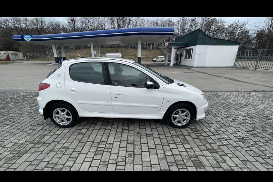 Продам Peugeot 206 2009 года в Житомире