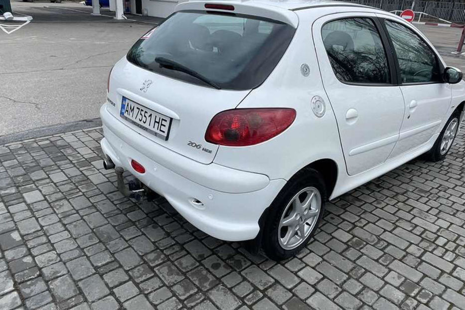 Продам Peugeot 206 2009 года в Житомире