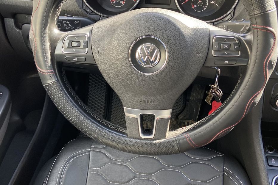 Продам Volkswagen Golf  VI WVWZZZ1KZAM657231 2010 года в Киеве