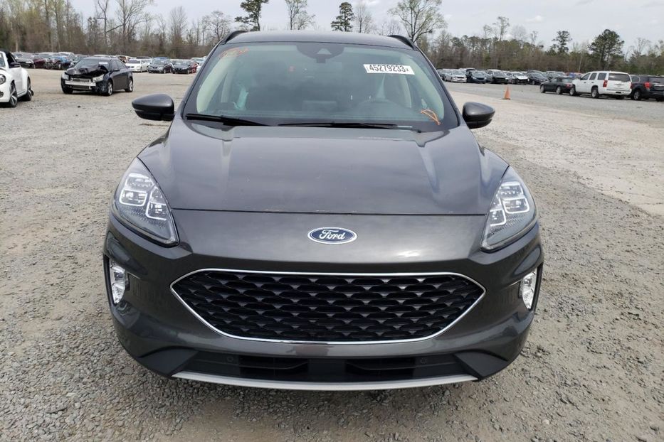 Продам Ford Escape Titanium 2020 года в Киеве