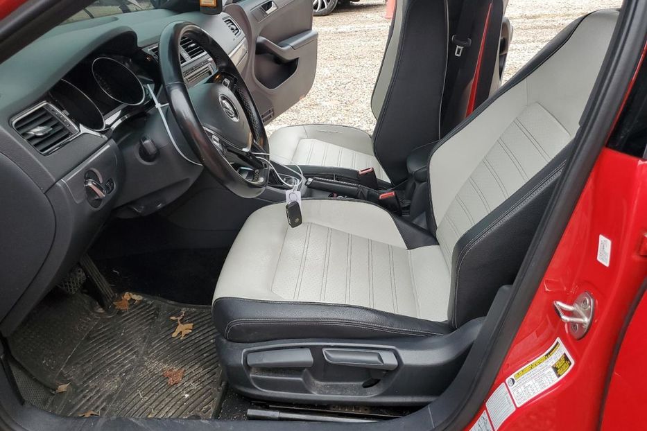 Продам Volkswagen Jetta 2016 года в Киеве