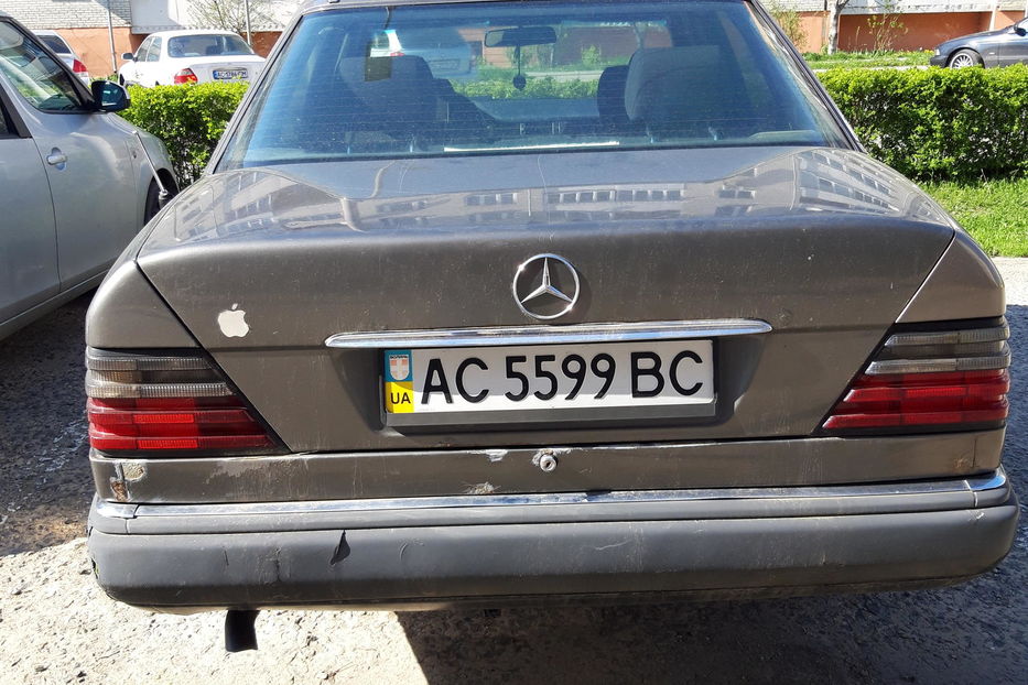 Продам Mercedes-Benz 220 1995 года в Луцке