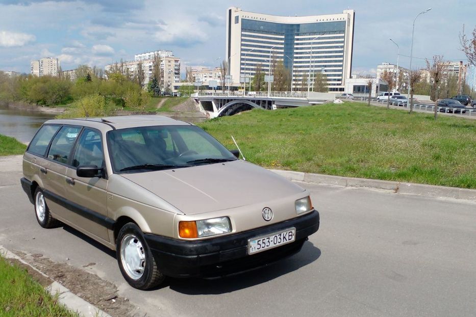 Продам Volkswagen Passat B3 Универсал 1990 года в Киеве