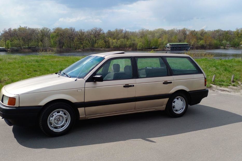 Продам Volkswagen Passat B3 Универсал 1990 года в Киеве