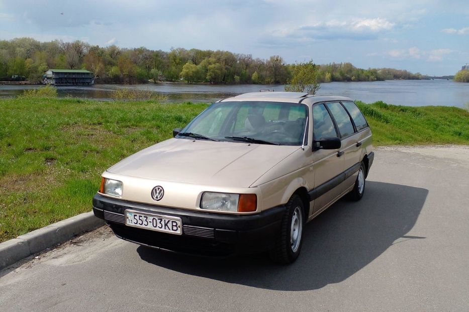 Продам Volkswagen Passat B3 Универсал 1990 года в Киеве