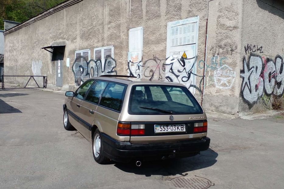 Продам Volkswagen Passat B3 Универсал 1990 года в Киеве