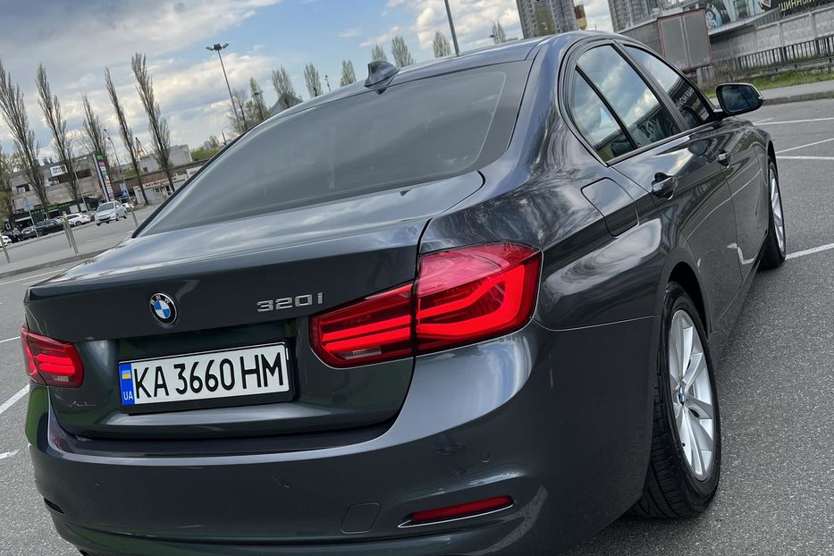 Продам BMW 320 2017 года в Киеве