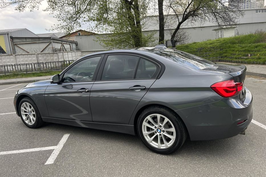 Продам BMW 320 2017 года в Киеве