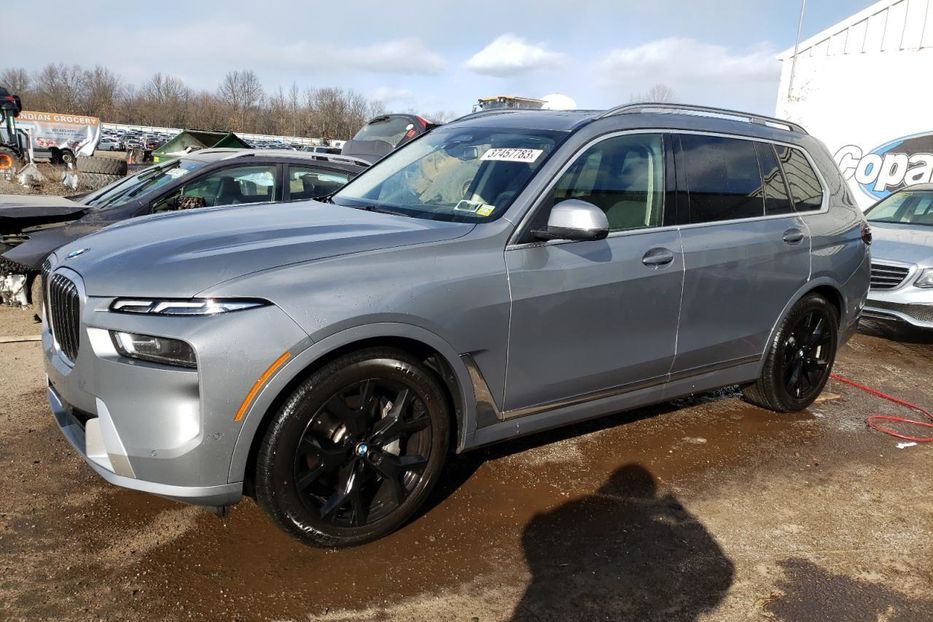 Продам BMW X7 XDRIVE40I 2023 года в Киеве