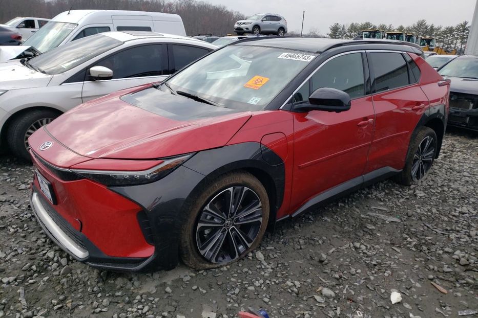 Продам Toyota F BZ4X XLE 2023 года в Киеве