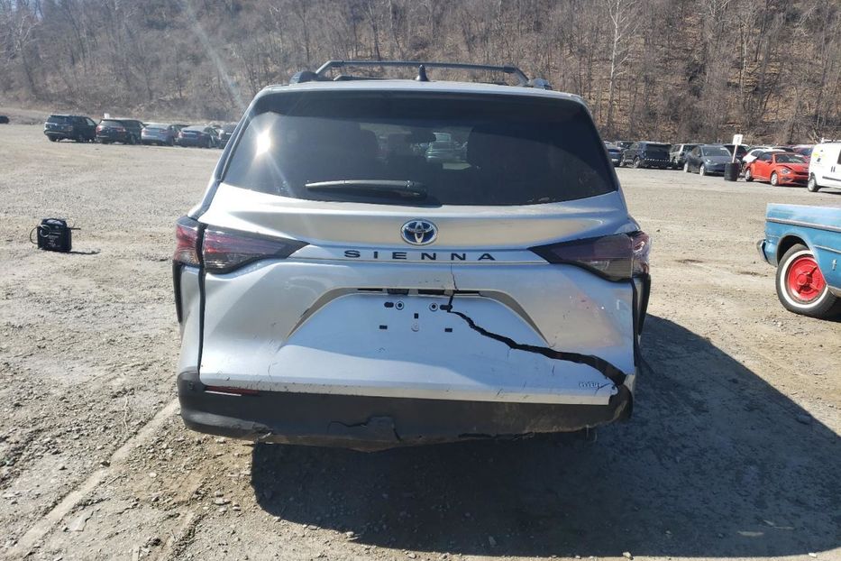Продам Toyota Sienna XLE 2023 года в Киеве