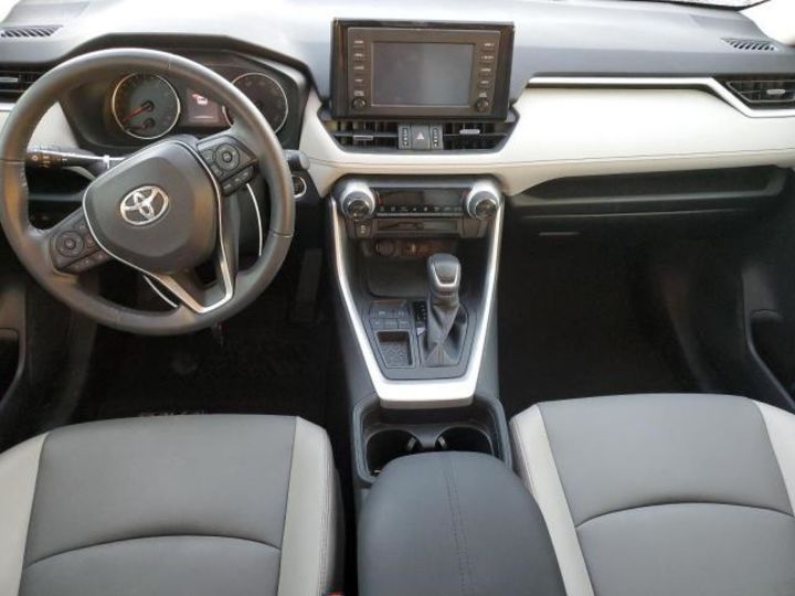 Продам Toyota Rav 4 XLE PREMIUM 2019 года в Львове