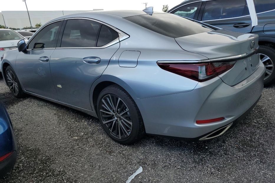 Продам Lexus ES 350 Base 2023 года в Киеве