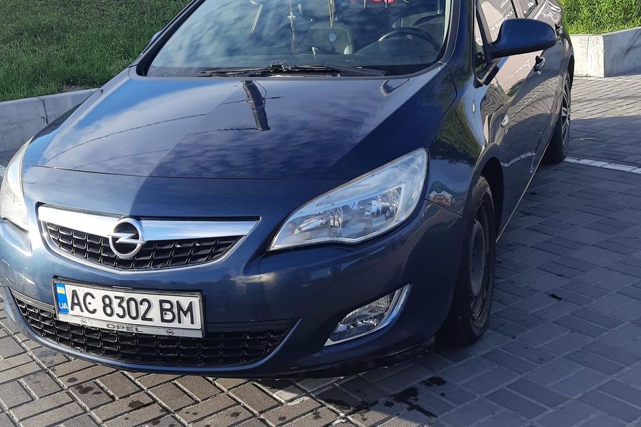 Продам Opel Astra J 2012 года в Киеве