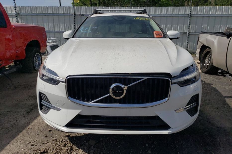 Продам Volvo XC60 B5 MOMENTUM 2022 года в Киеве