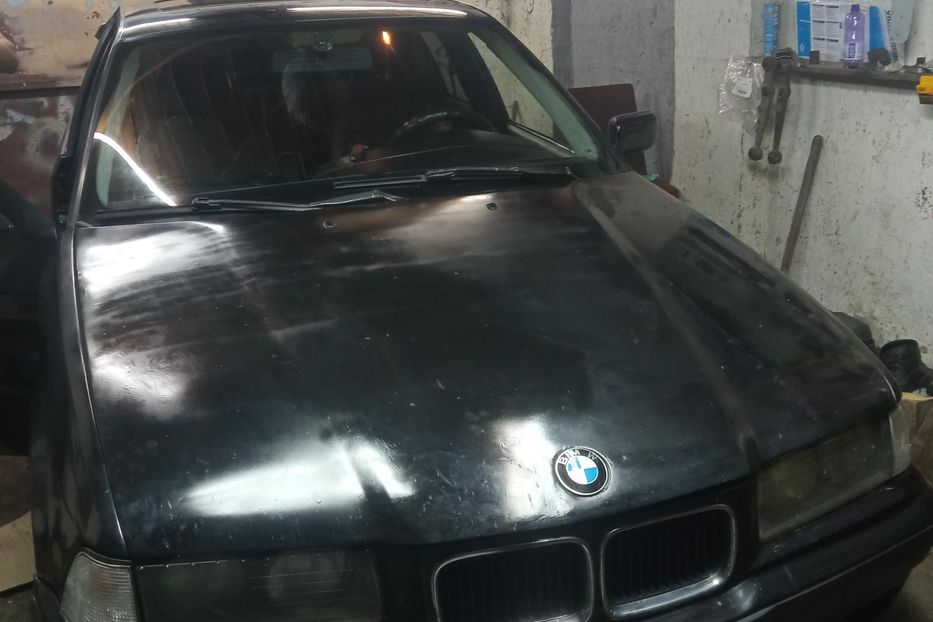 Продам BMW 315 1996 года в г. Карловка, Полтавская область