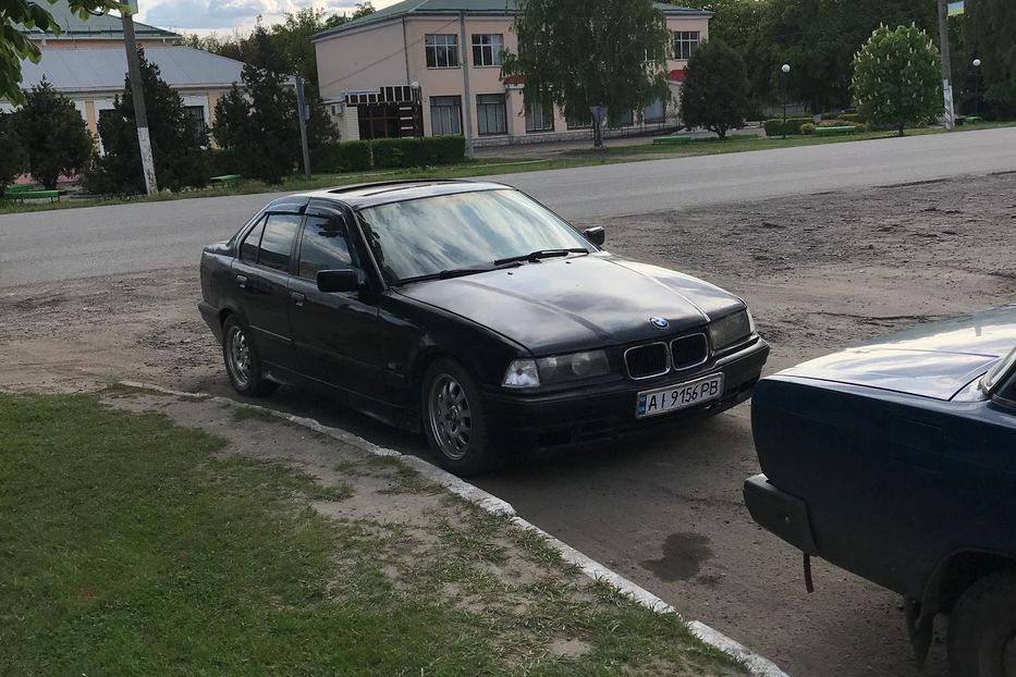 Продам BMW 318 1996 года в г. Карловка, Полтавская область