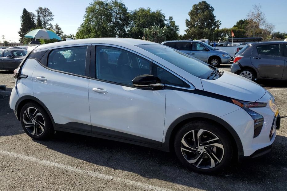 Продам Chevrolet Bolt EV 2LT 2022 года в Киеве