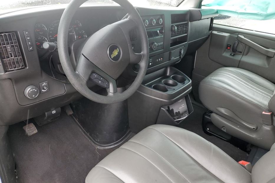 Продам Chevrolet Express пасс. G3500 LS 2022 года в Киеве