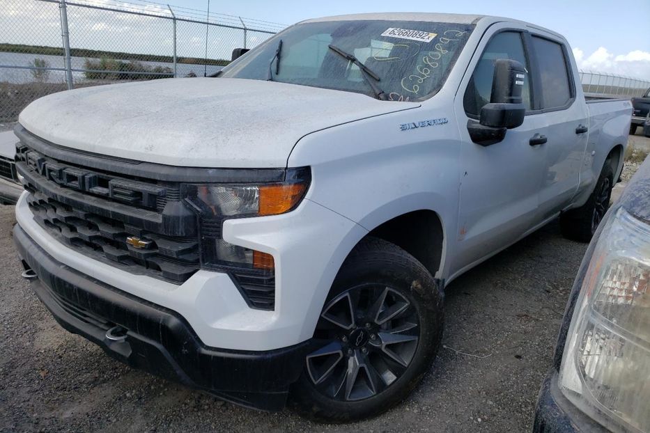 Продам Chevrolet Silverado K1500 2022 года в Киеве