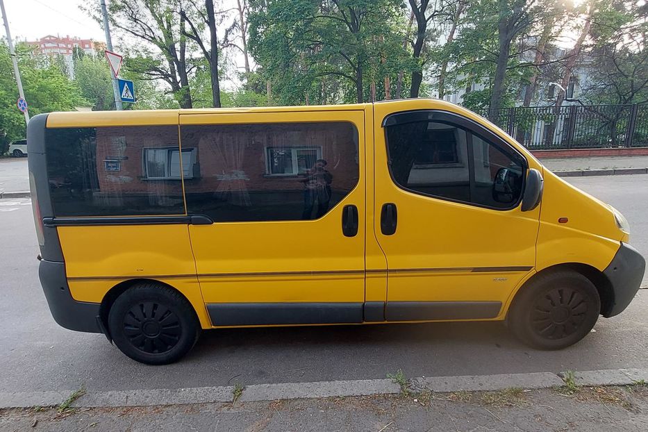 Продам Opel Vivaro пасс. 2004 года в Киеве