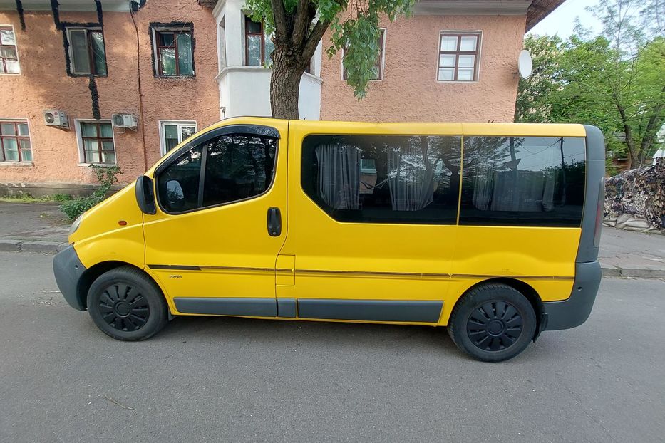 Продам Opel Vivaro пасс. 2004 года в Киеве