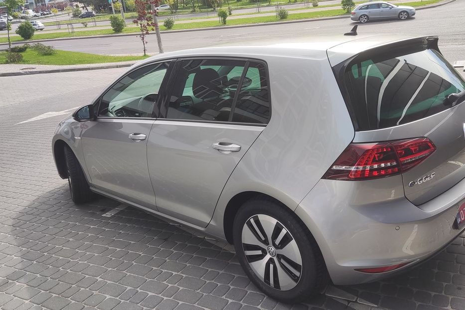 Продам Volkswagen e-Golf 2015 года в Львове