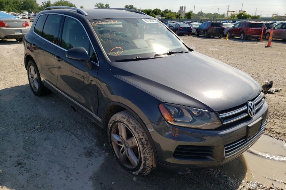 Продам Volkswagen Touareg V6 2013 года в Луцке