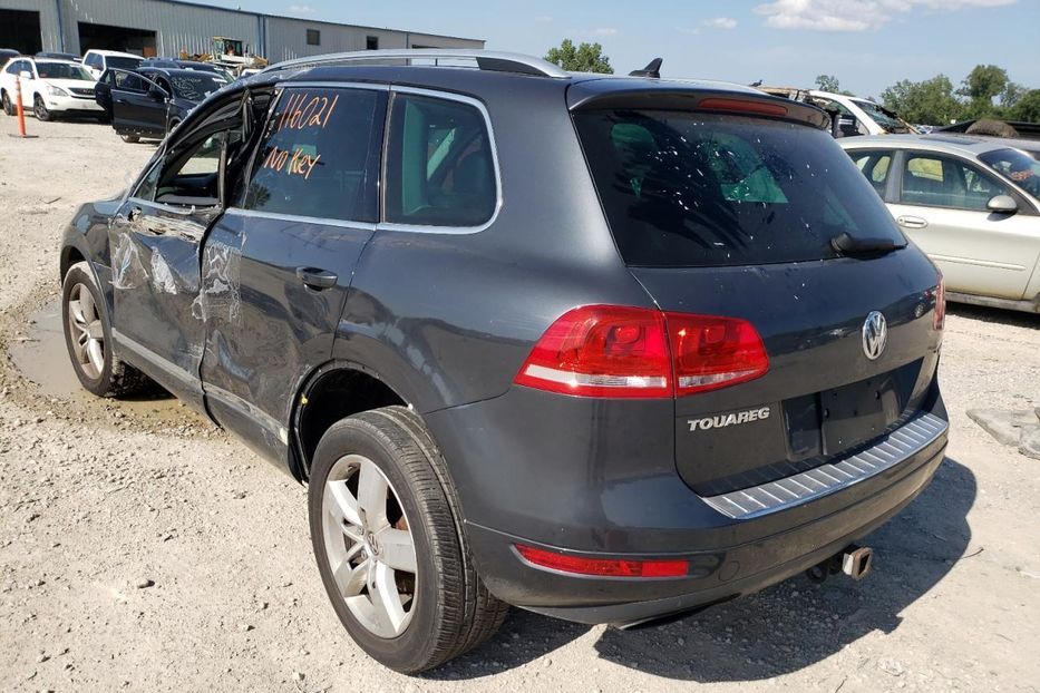 Продам Volkswagen Touareg V6 2013 года в Луцке