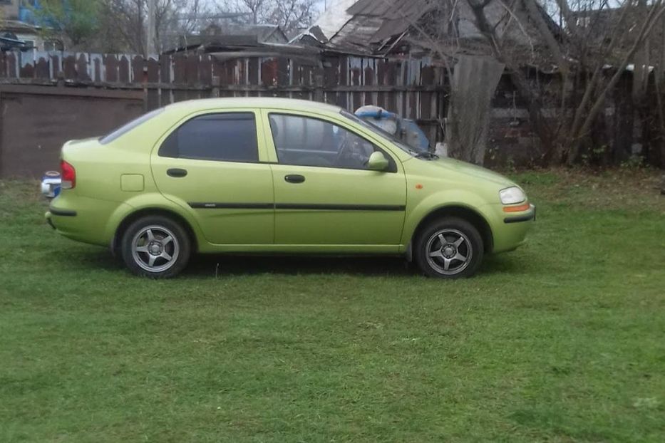 Продам Chevrolet Aveo 2004 года в Киеве