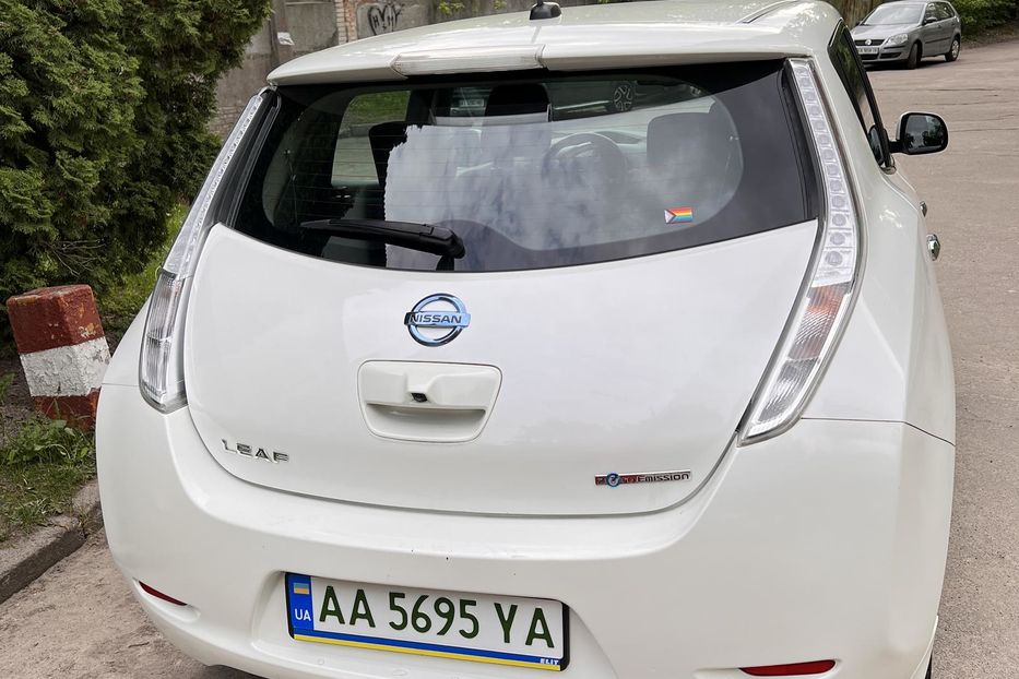 Продам Nissan Leaf SV 2015 года в Киеве