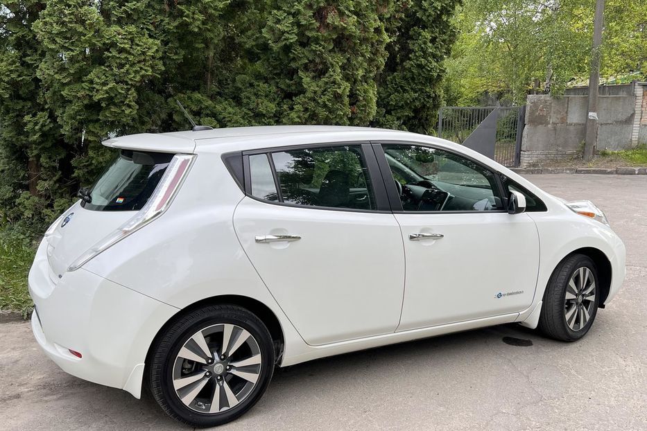 Продам Nissan Leaf SV 2015 года в Киеве