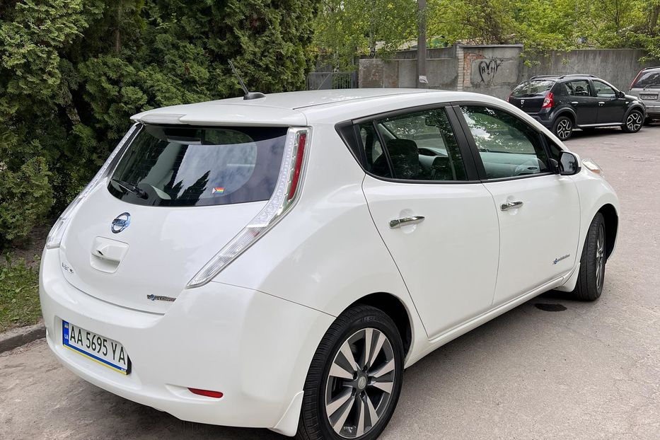 Продам Nissan Leaf SV 2015 года в Киеве