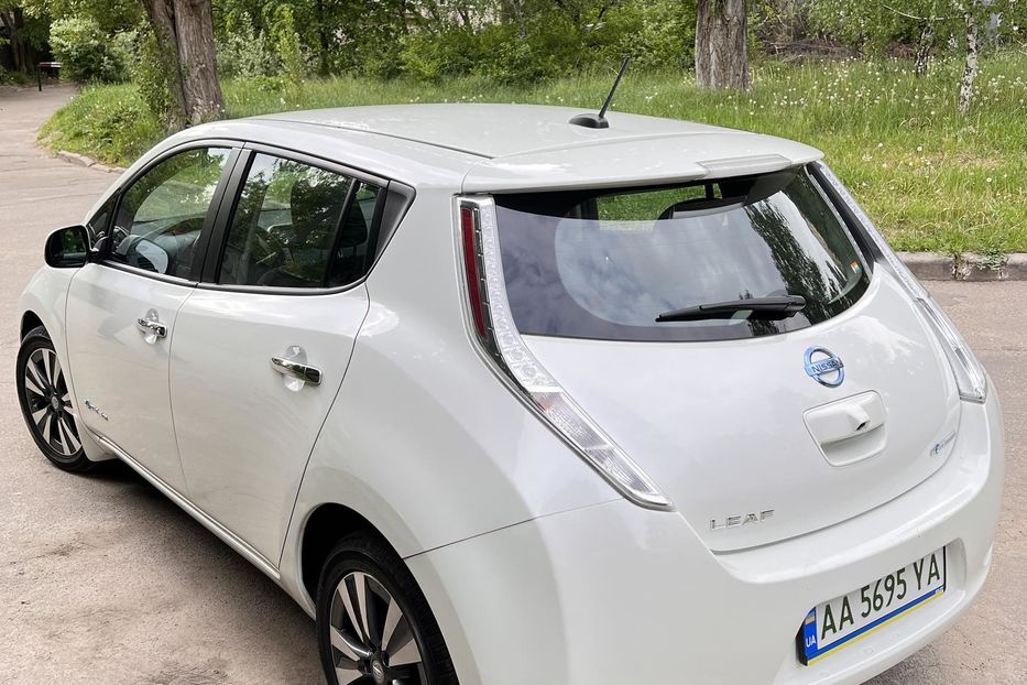 Продам Nissan Leaf SV 2015 года в Киеве