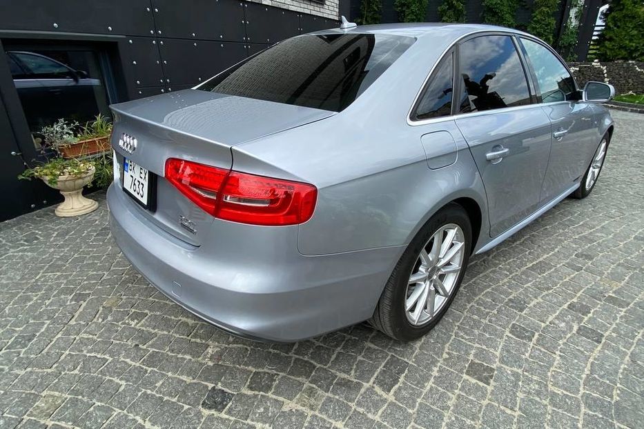 Продам Audi A4 2014 года в Харькове