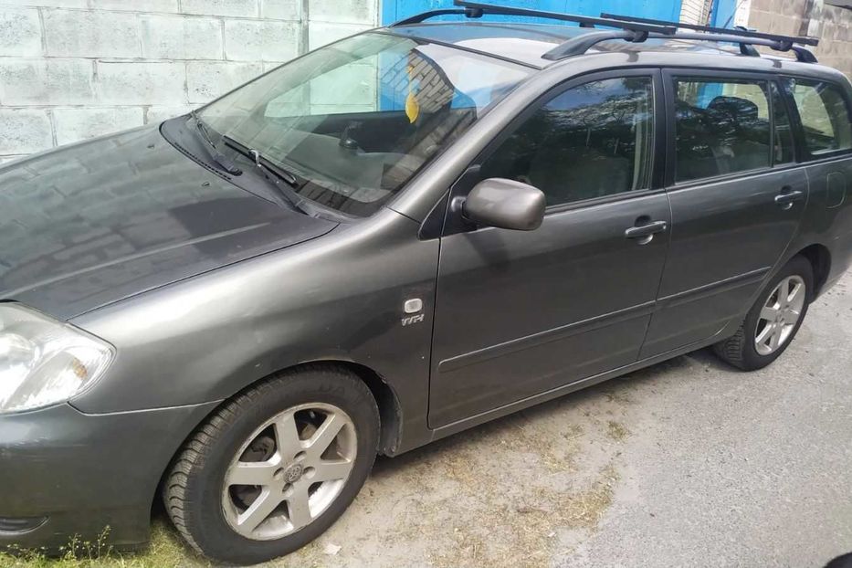 Продам Toyota Corolla 2003 года в Киеве